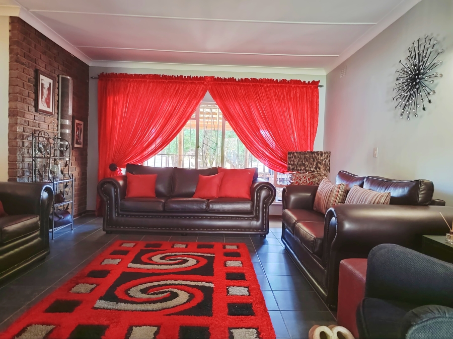 3 Bedroom Property for Sale in Meiringspark North West